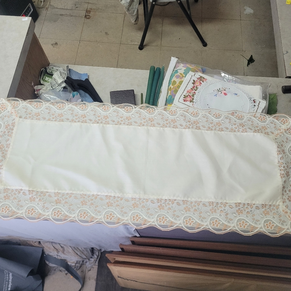 Vintage Table runner Linen and Lace, Handmade